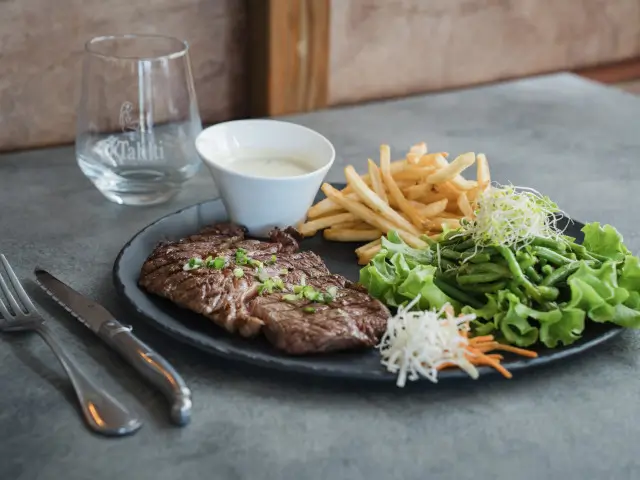 Entrecôte et ses frites